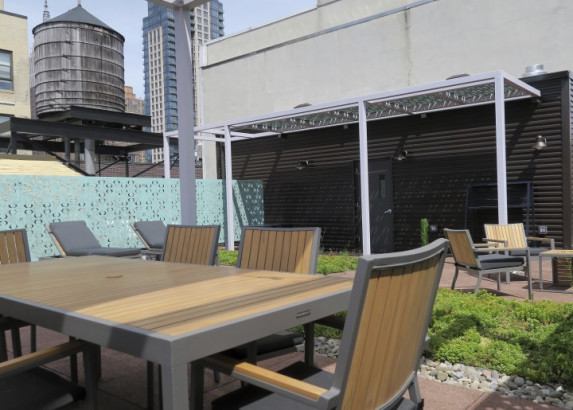 Parasoleil™ Panels in use for the 147 W 22nd Street case study