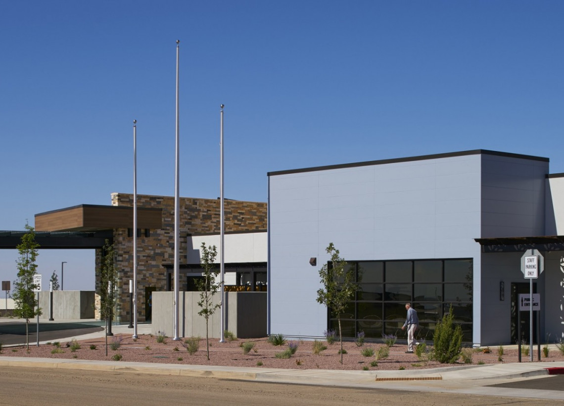 Parasoleil "Blanding Family Practice Community Health Center" Case Study