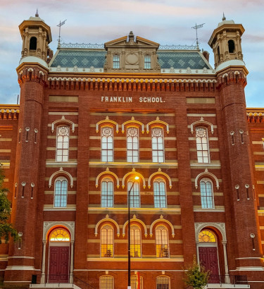 Parasoleil™ Panels in use for the Planet Word Museum case study